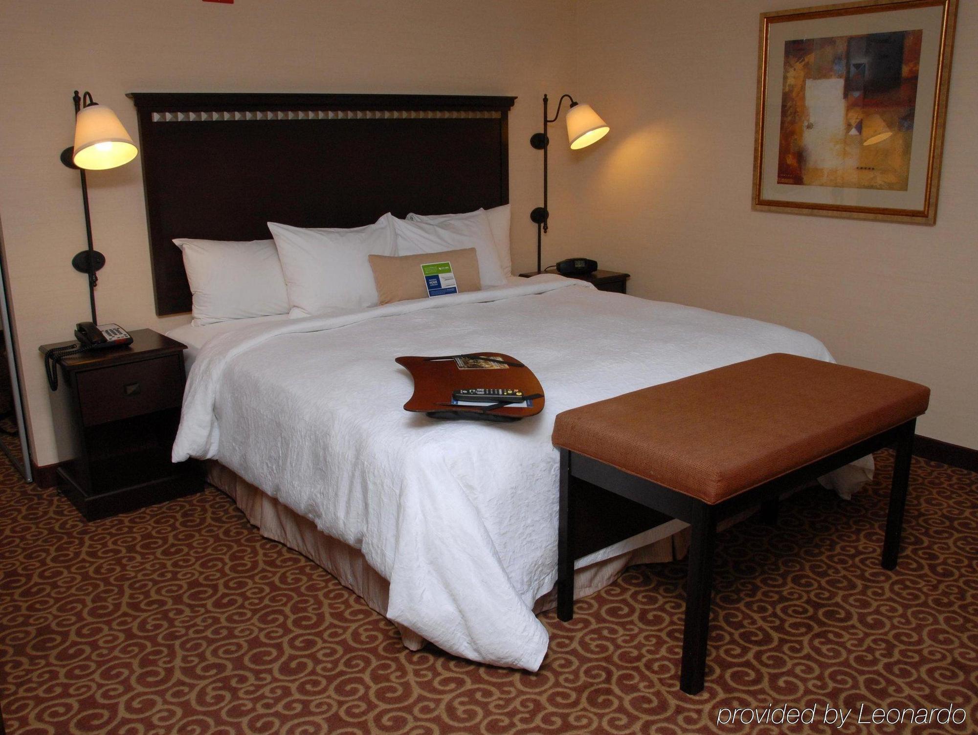 Hampton Inn&suites Staten Island 3*