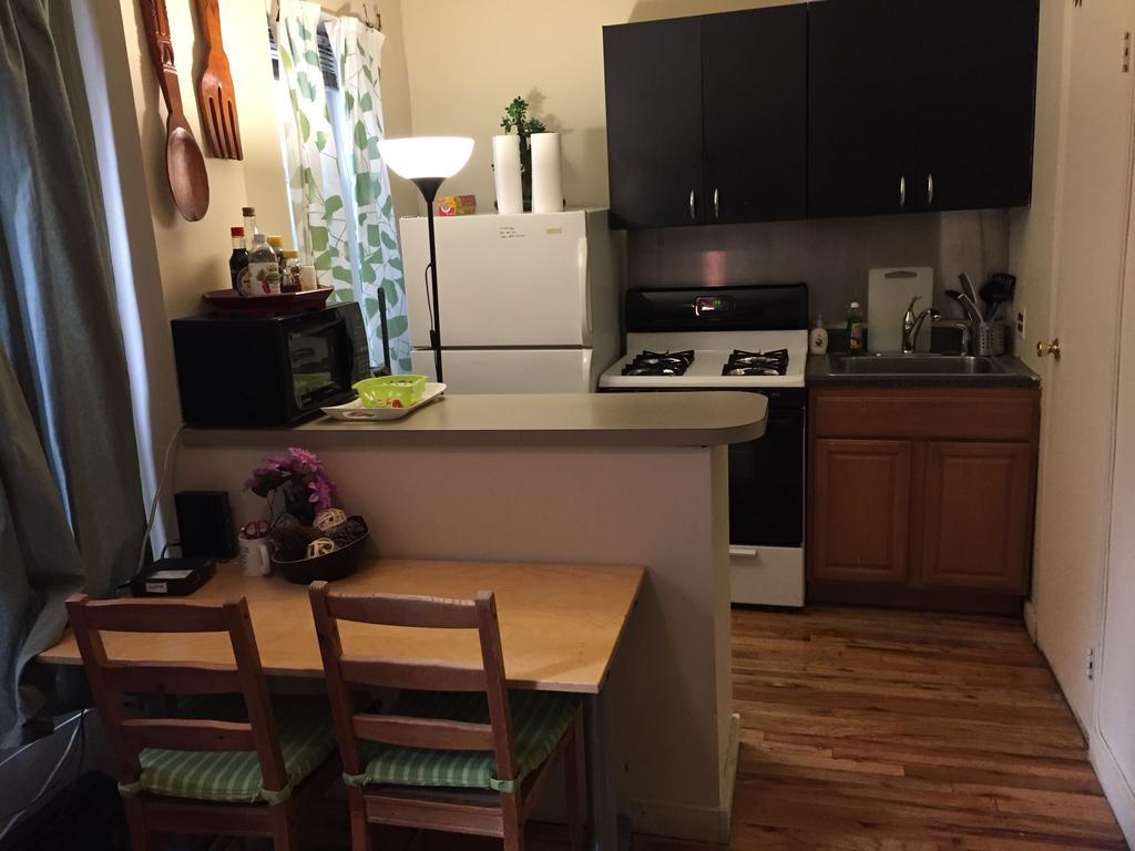 Studio - United Nations Plaza Apartment *