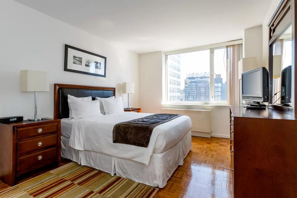 Tower Suites In Times Square *