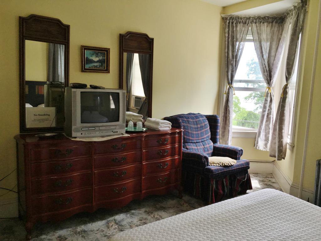 Harbor House Bed & Breakfast
