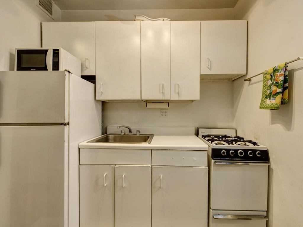 2 Bedroom Hell's Kitchen Apartment