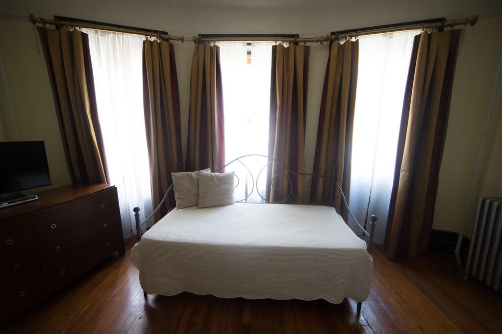 Bed & Breakfast Candy Hill Harlem 3*