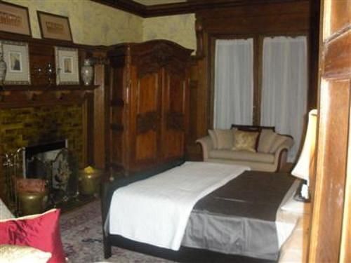 Hotel The New York Renaissance Home And Guesthouse