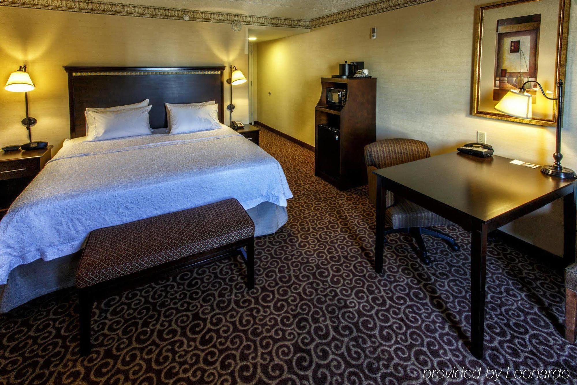 Hampton Inn&suites Staten Island Hotel 3*