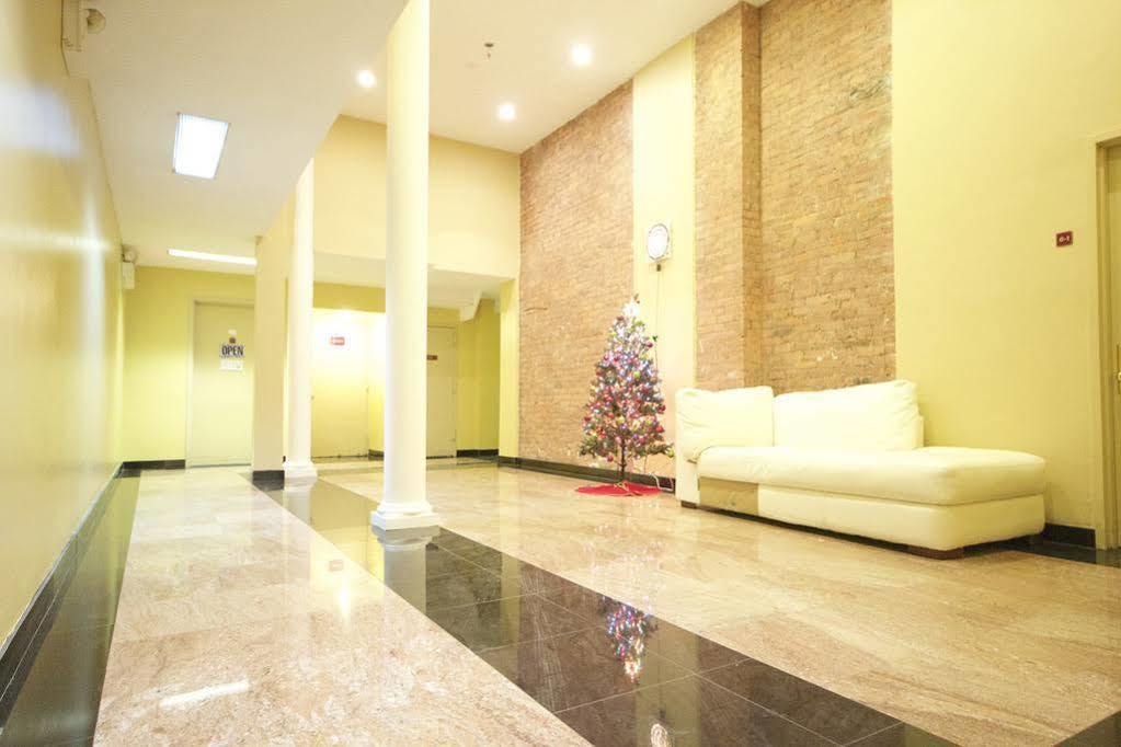 Studio Apartments - West 31St Street