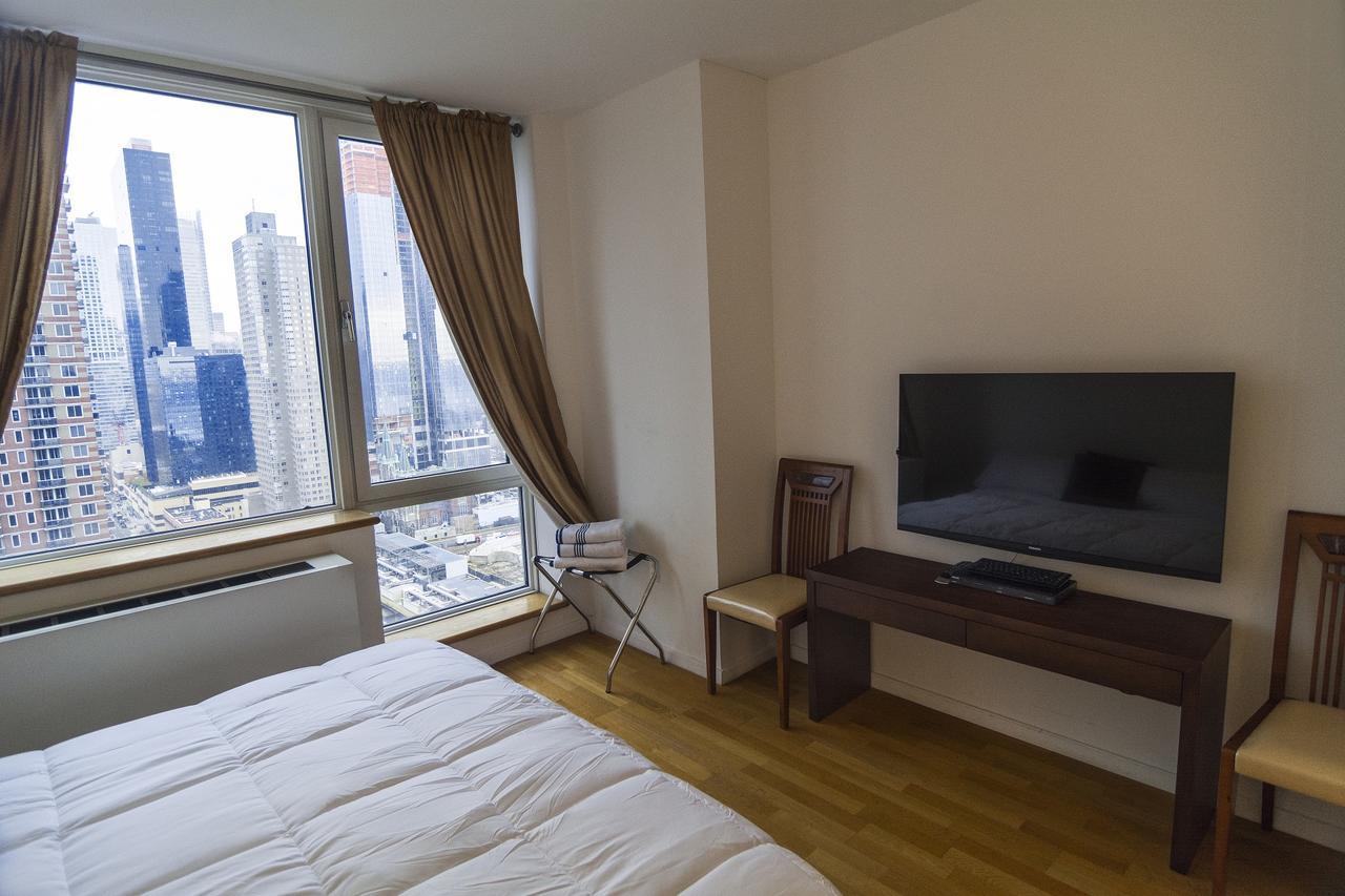 Times Square Apartment New York