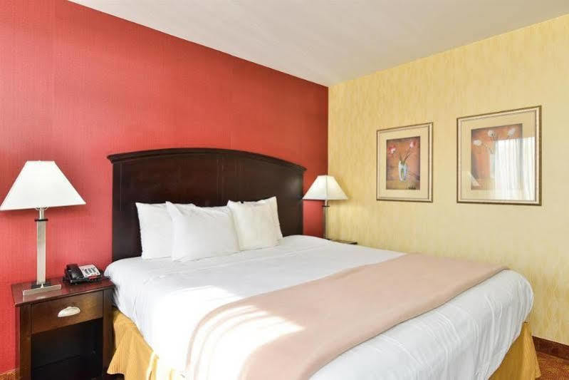 Clarion Jamaica Hotel New York