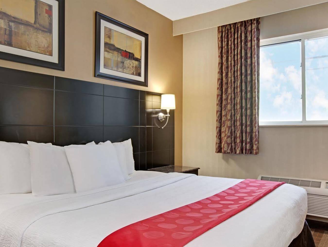 Ramada By Wyndham Bronx 3*