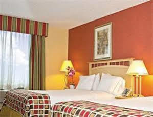 Western Long Island Hotel