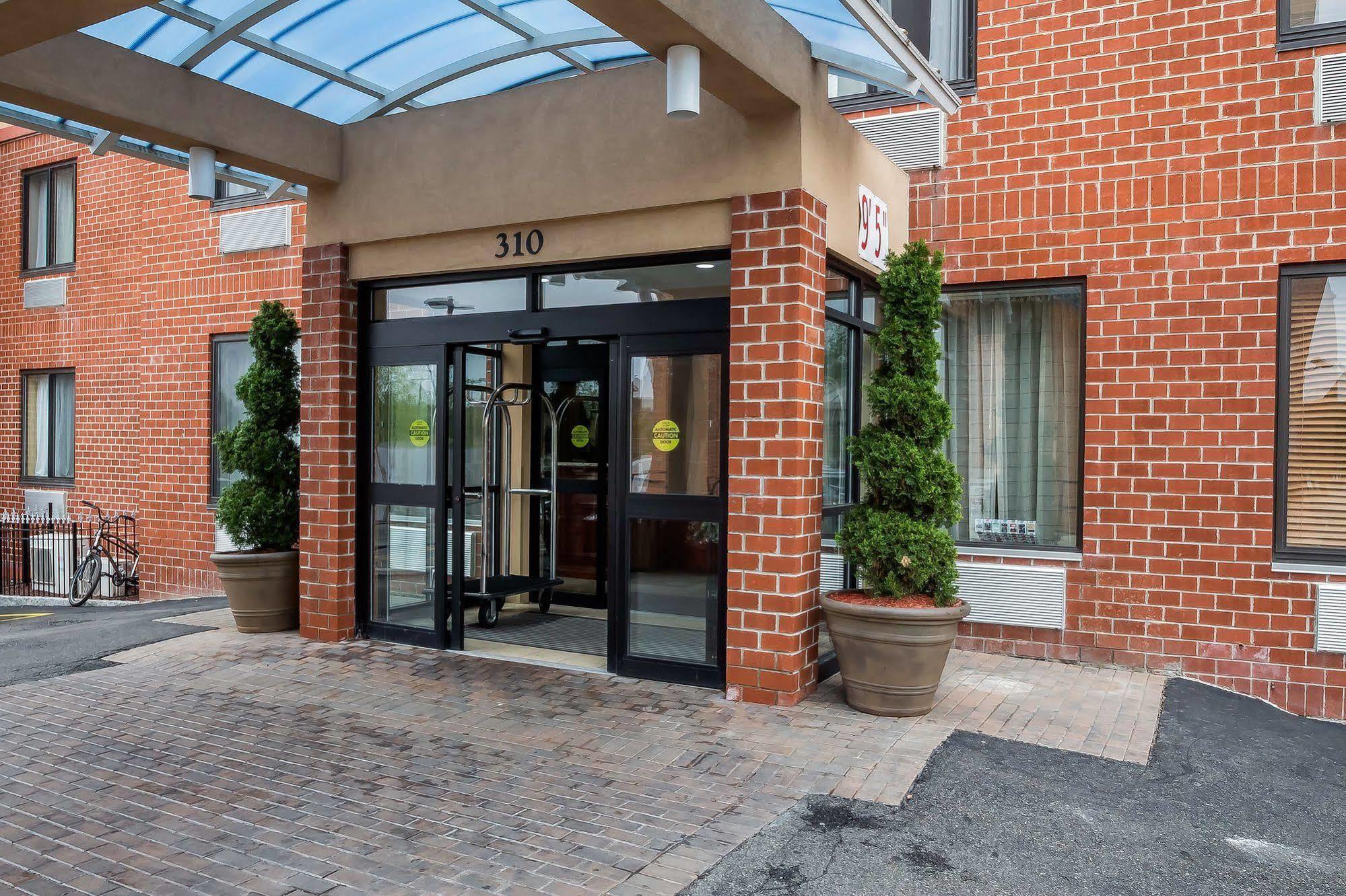 The Staten Island Hotel
