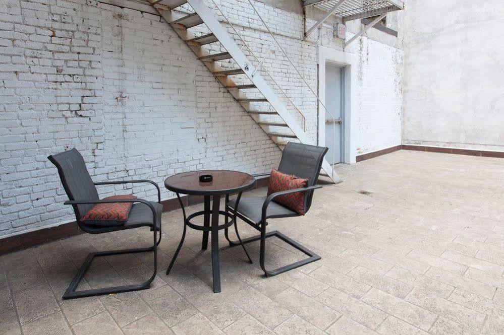 Un Place Aparthotel