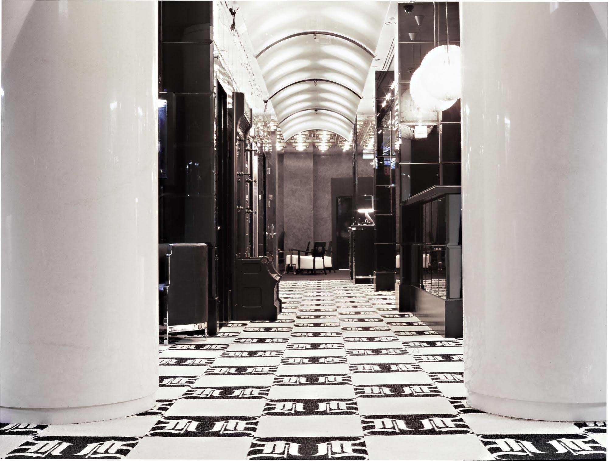Hotel Night By Sb At Times Square