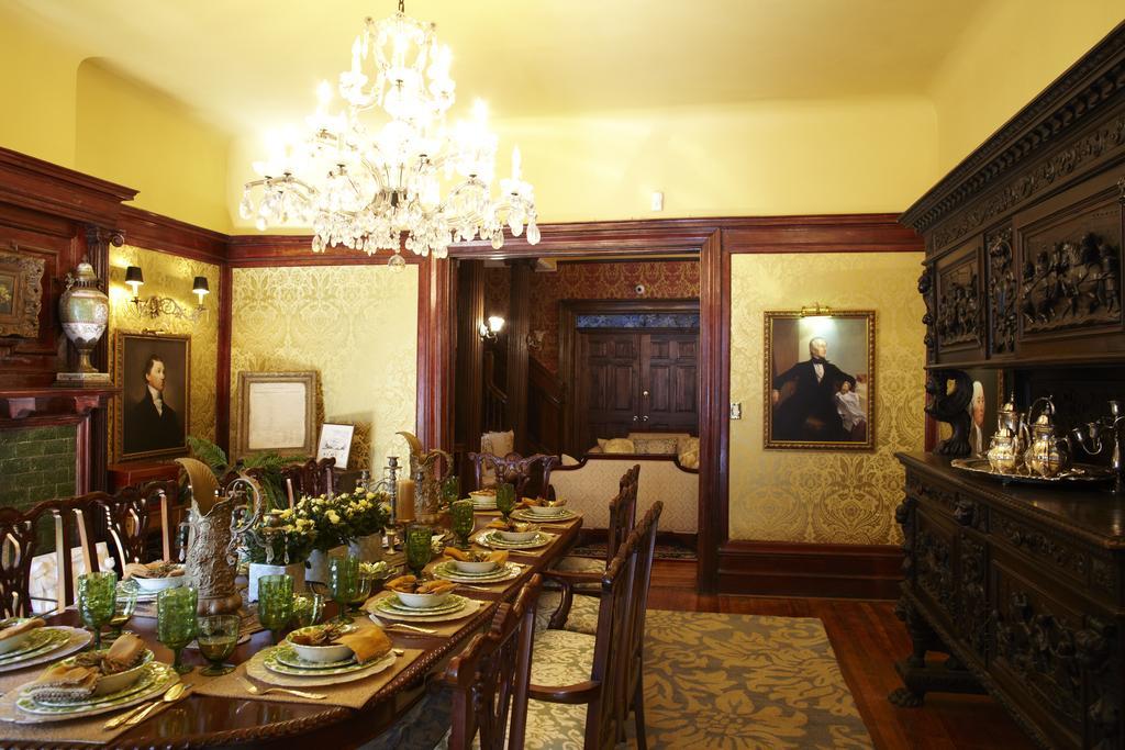 Hotel The New York Renaissance Home And Guesthouse