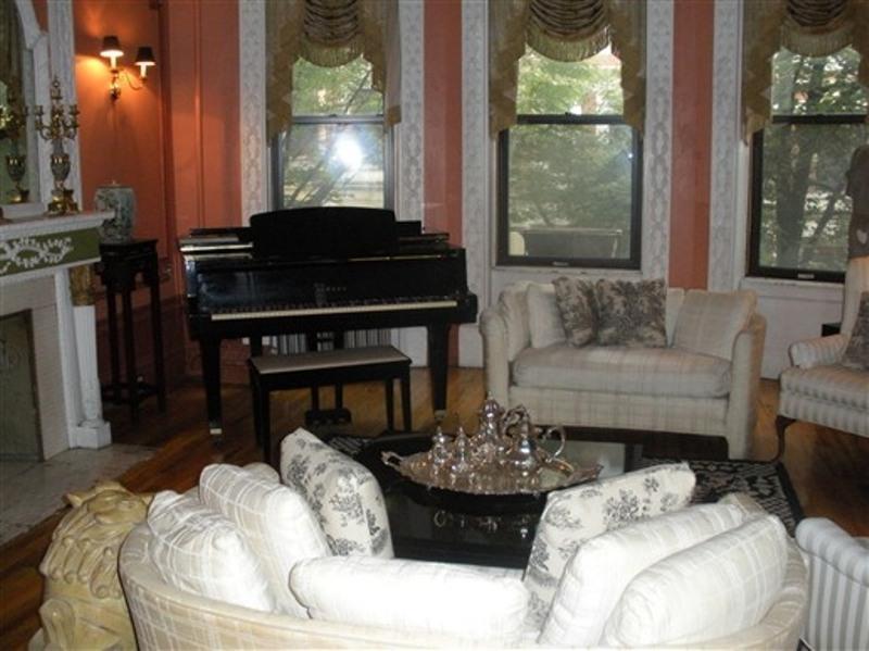 The New York Renaissance Home And Guesthouse Hotel New York