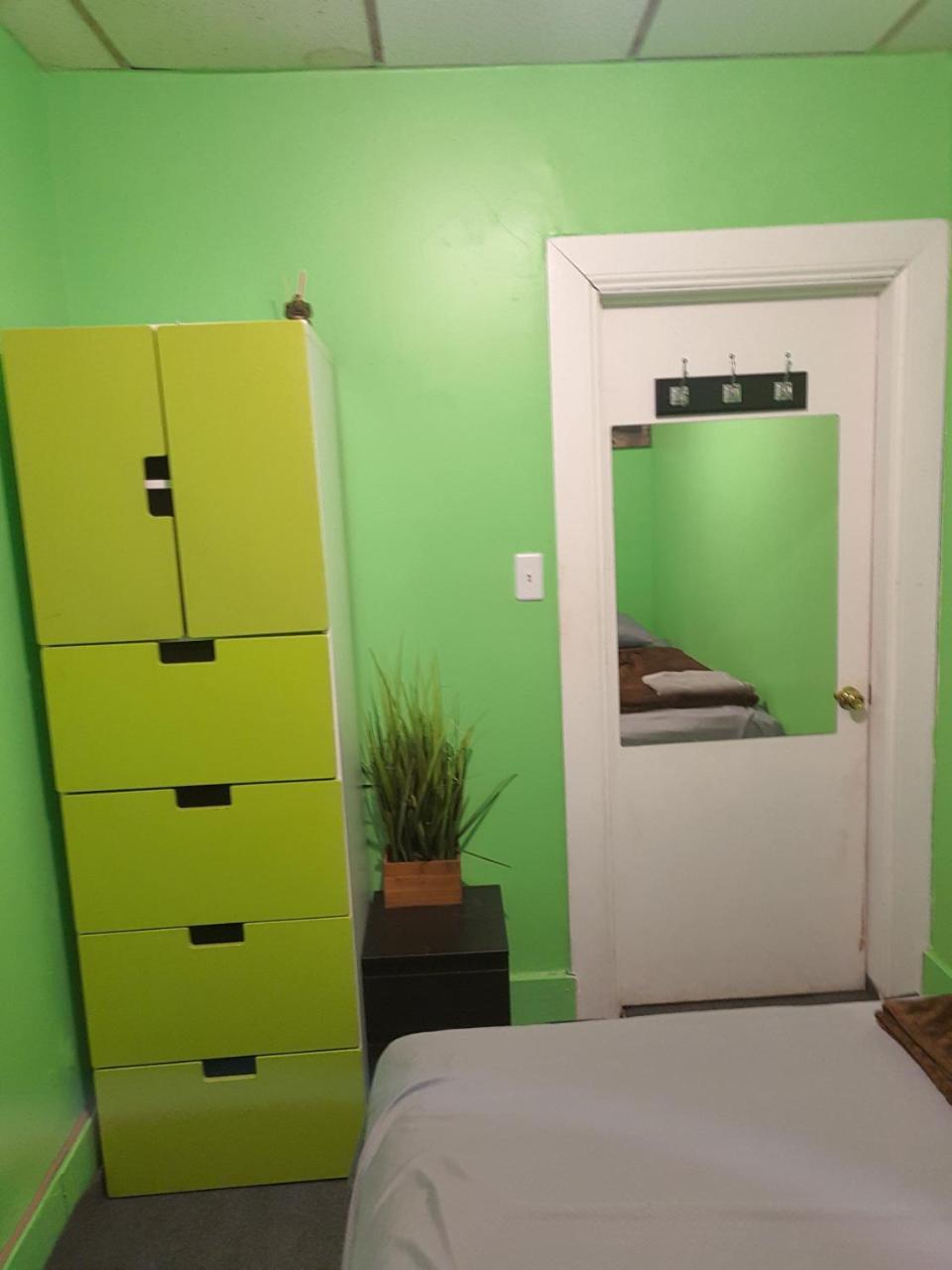 Guest house Crown Heights *