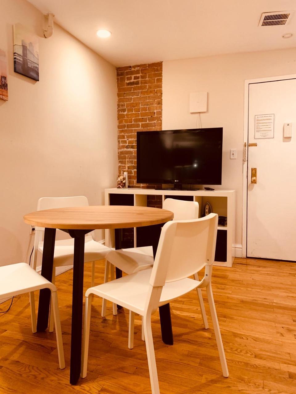 Midtown Apartment *