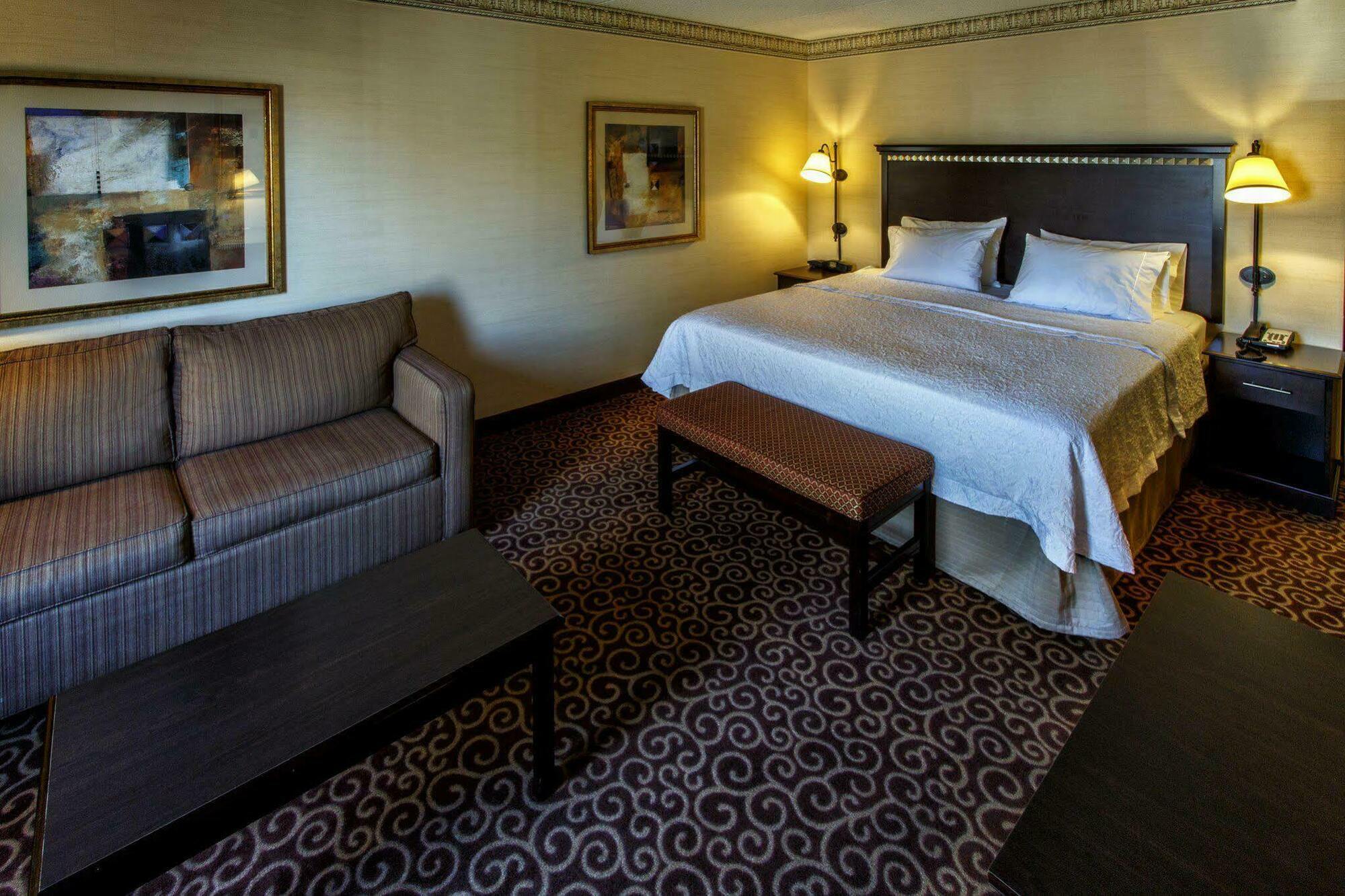Hampton Inn&suites Staten Island Hotel 3*