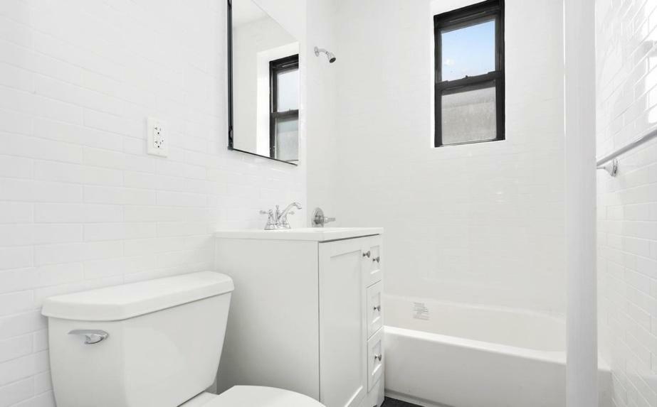 Woodside Apartment *