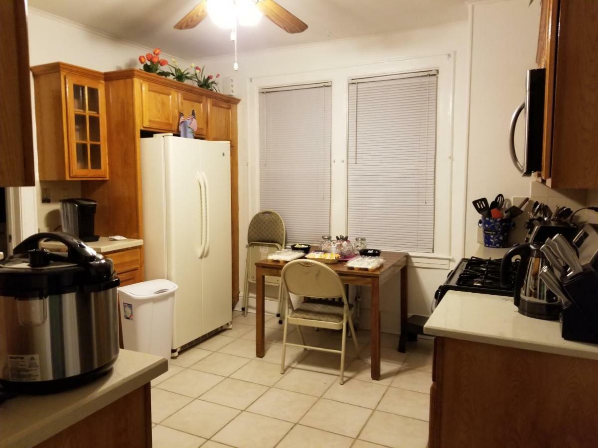 Lovely Queens Getaway Apartment
