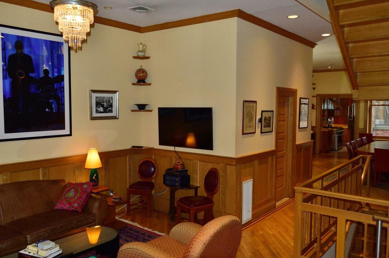 Harlem Jazz Getaway Mansion. Holiday home New York