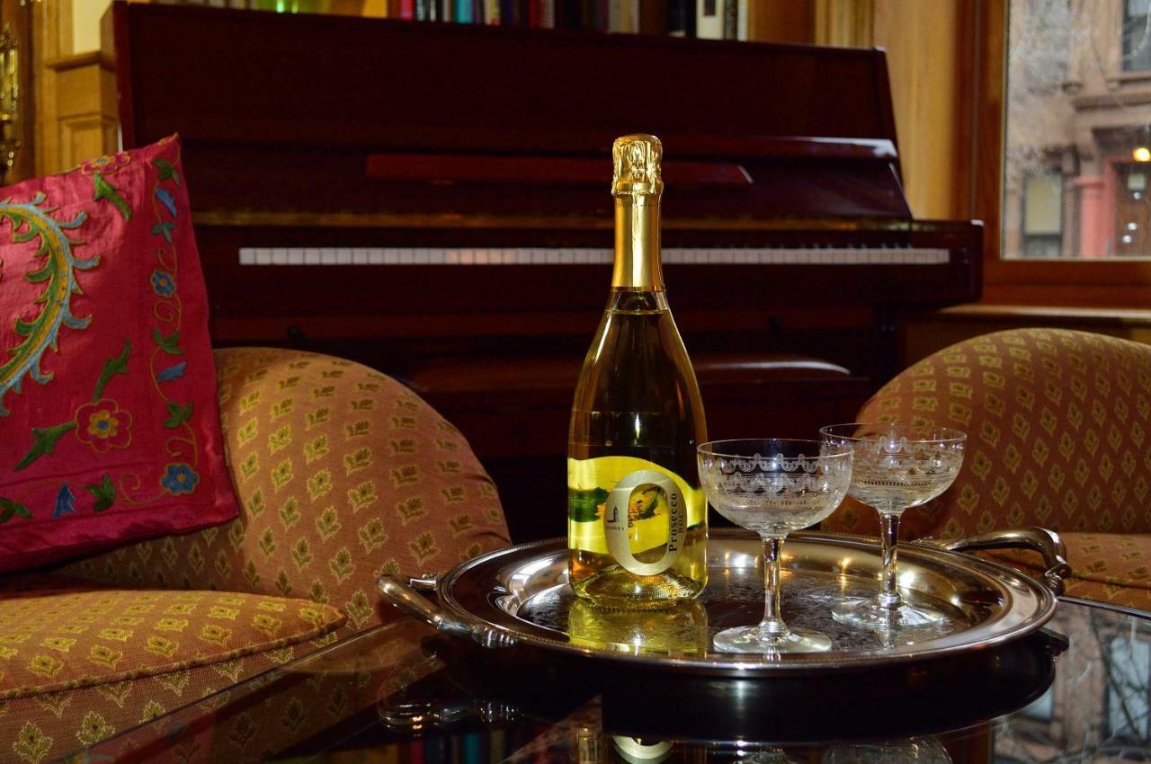 Harlem Jazz Getaway Mansion. Holiday home New York