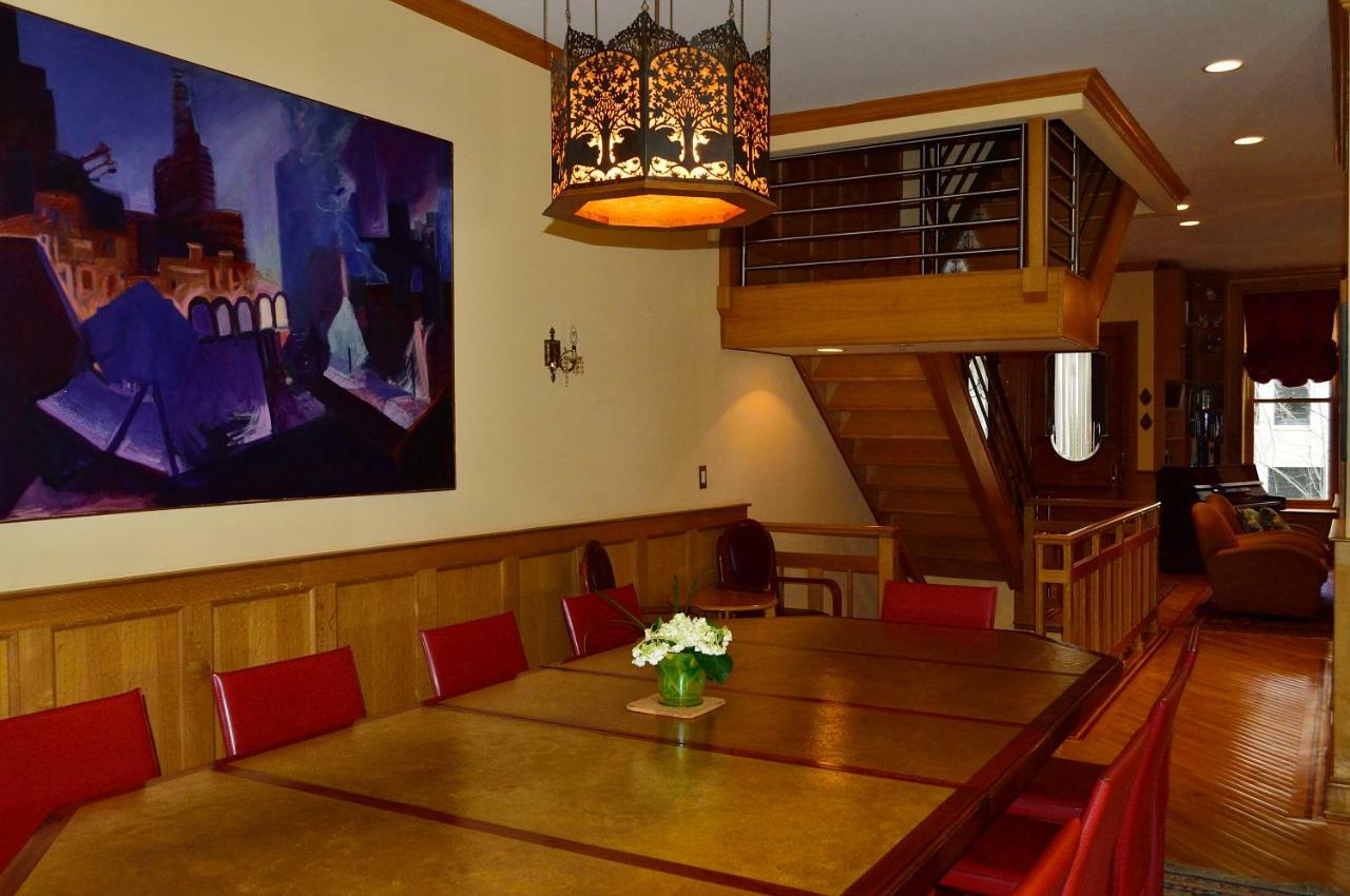Harlem Jazz Getaway Mansion. Holiday home New York