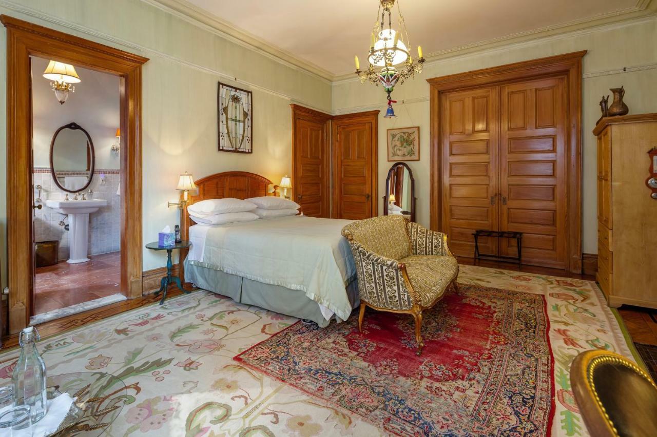 Guest house Manhattan Guest Suites 3*