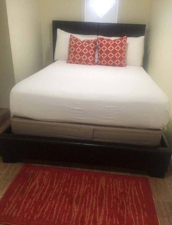 The Hugh Apartment