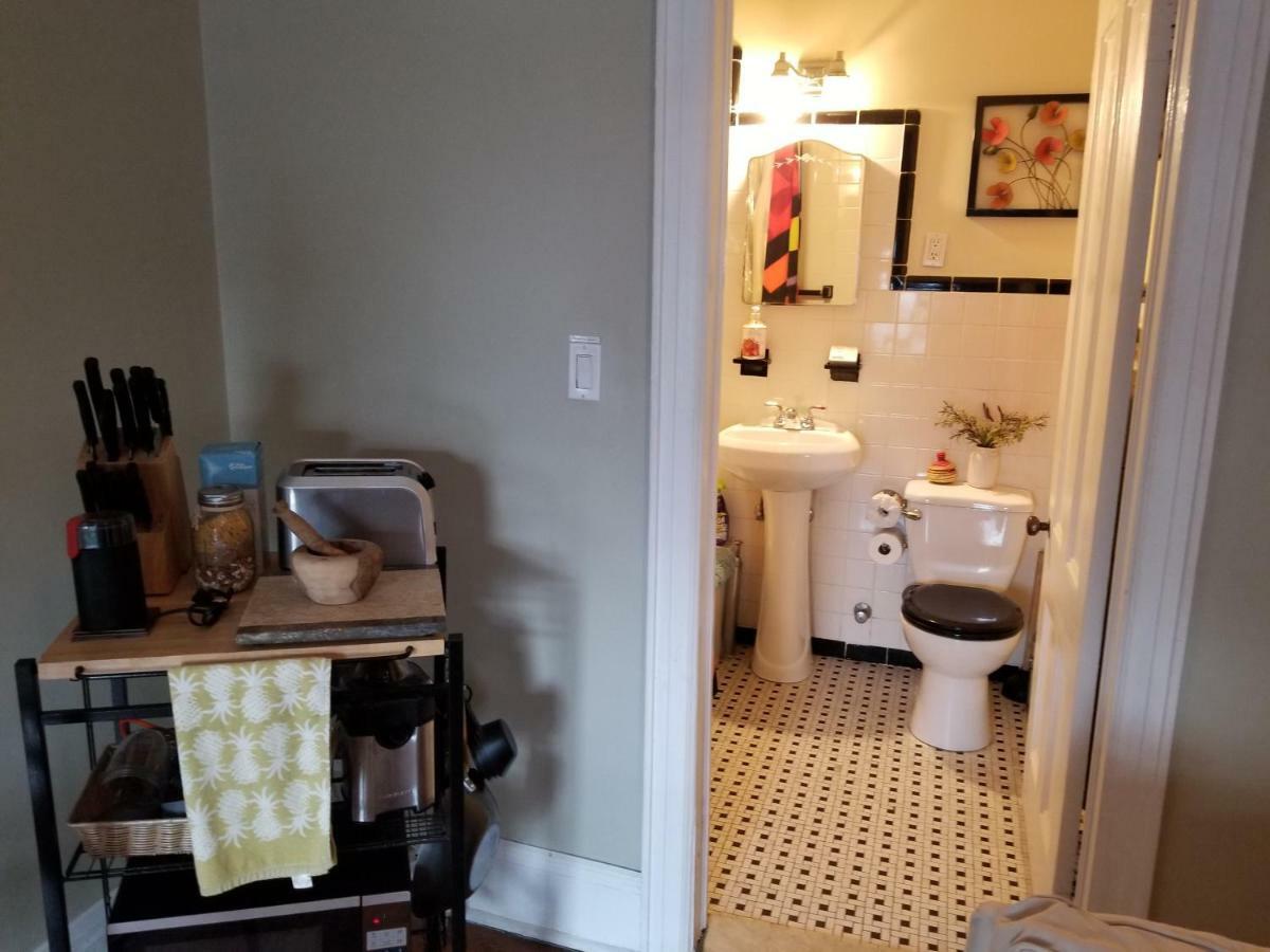 Cozy Fully Furnished Near Prospect Park & Public Transport Apartment *