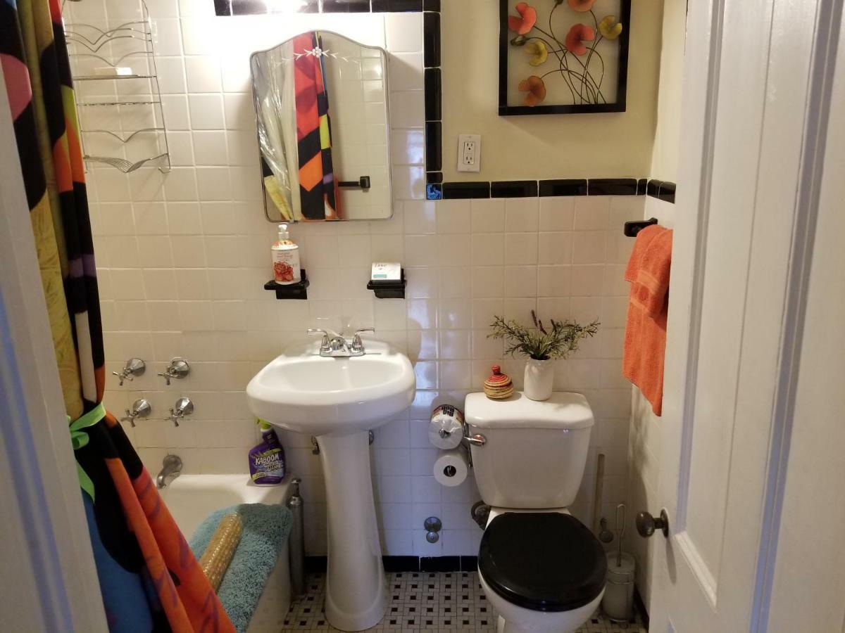 Cozy Fully Furnished Near Prospect Park & Public Transport Apartment *