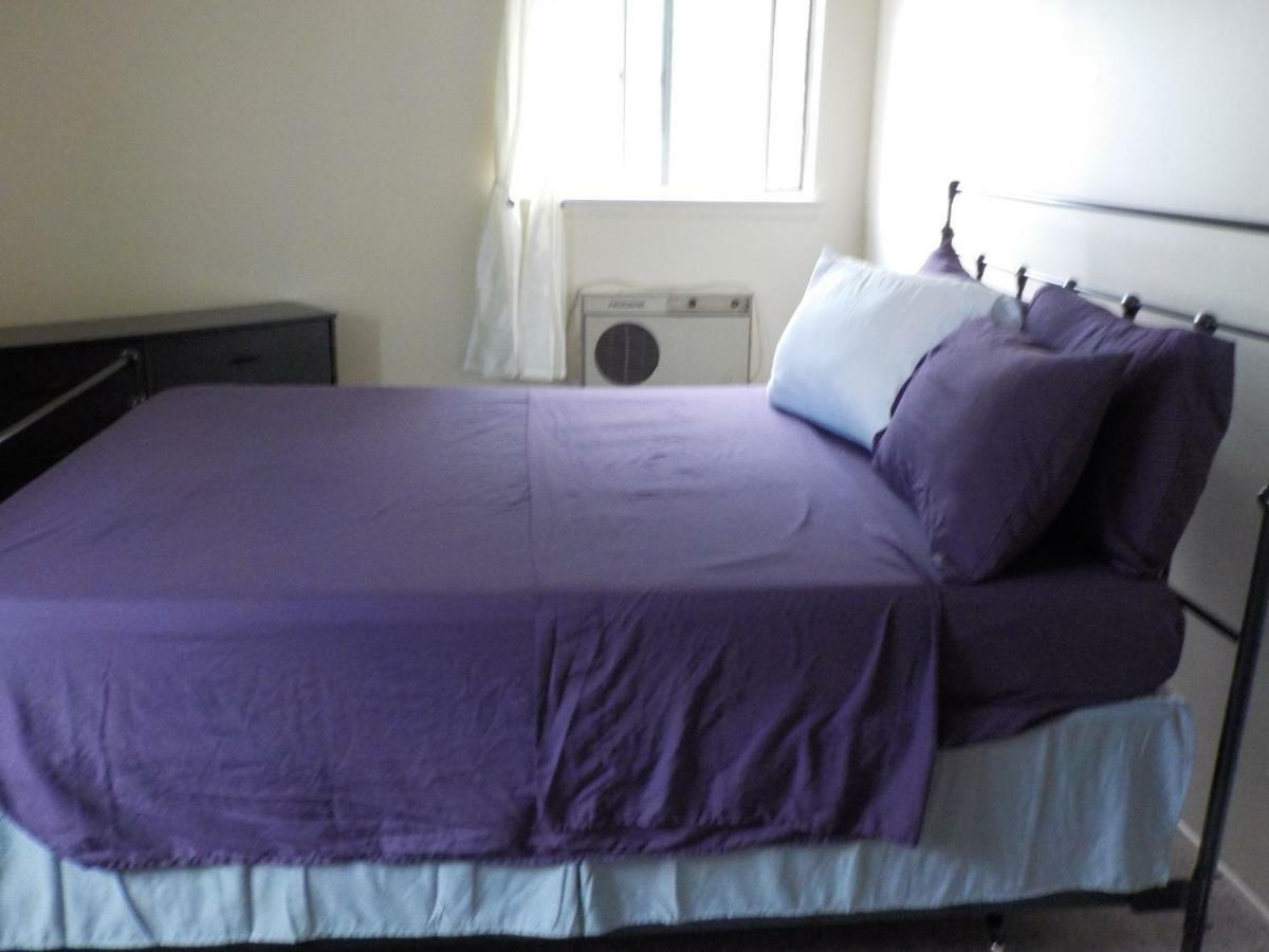 Guest house At The Water's Edge In Canarsie! New York