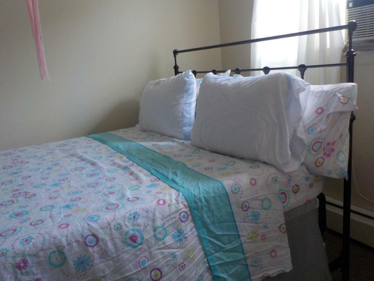 At The Water's Edge In Canarsie! Guest house