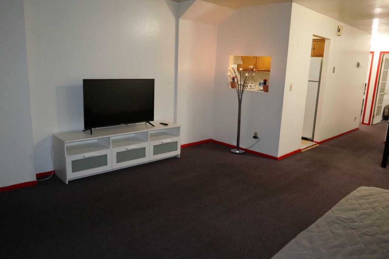 Brooklyn's Hart St Apartment New York