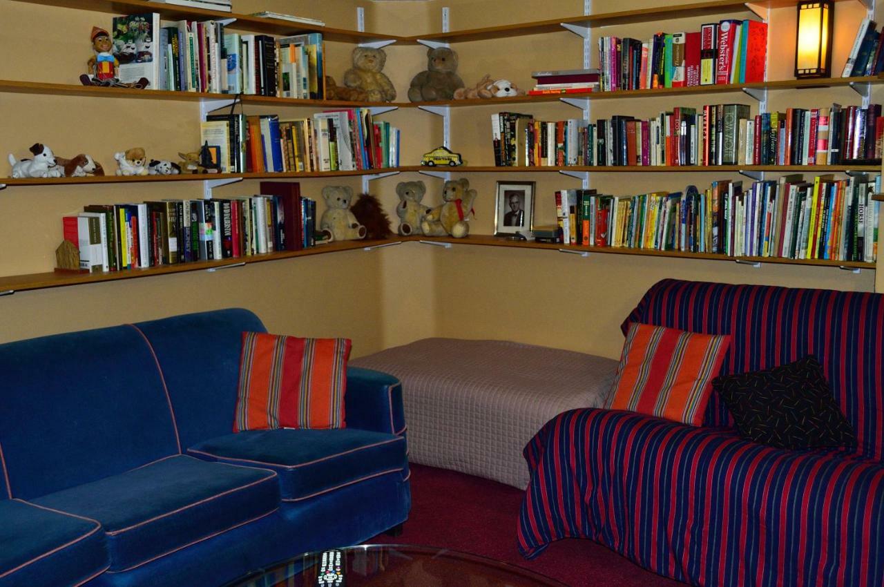 Harlem Jazz Getaway Mansion. Holiday home