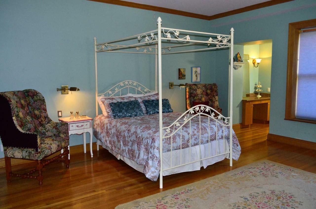 Harlem Jazz Getaway Mansion. * New York