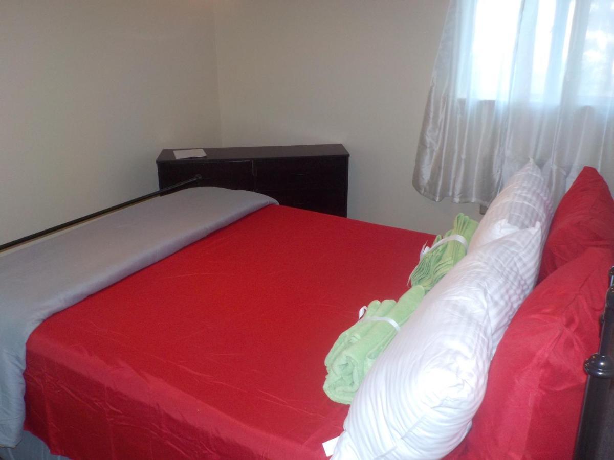 Guest house At The Water's Edge In Canarsie! *