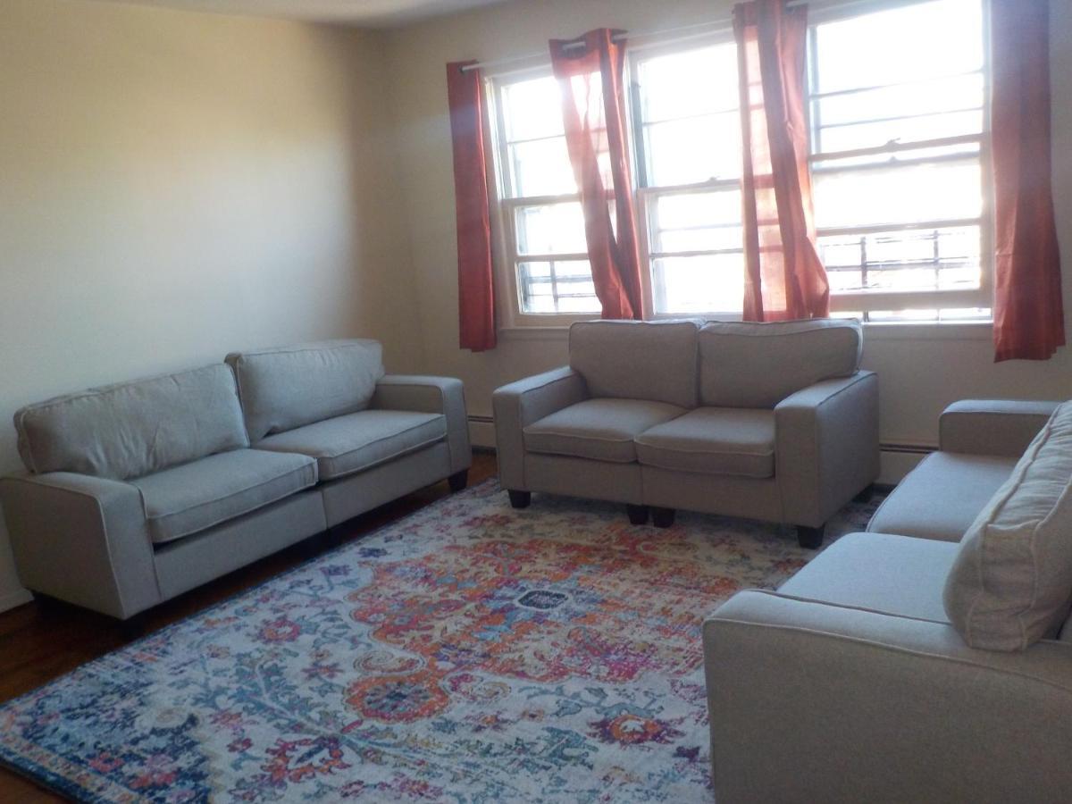At The Water's Edge In Canarsie! Guest house New York