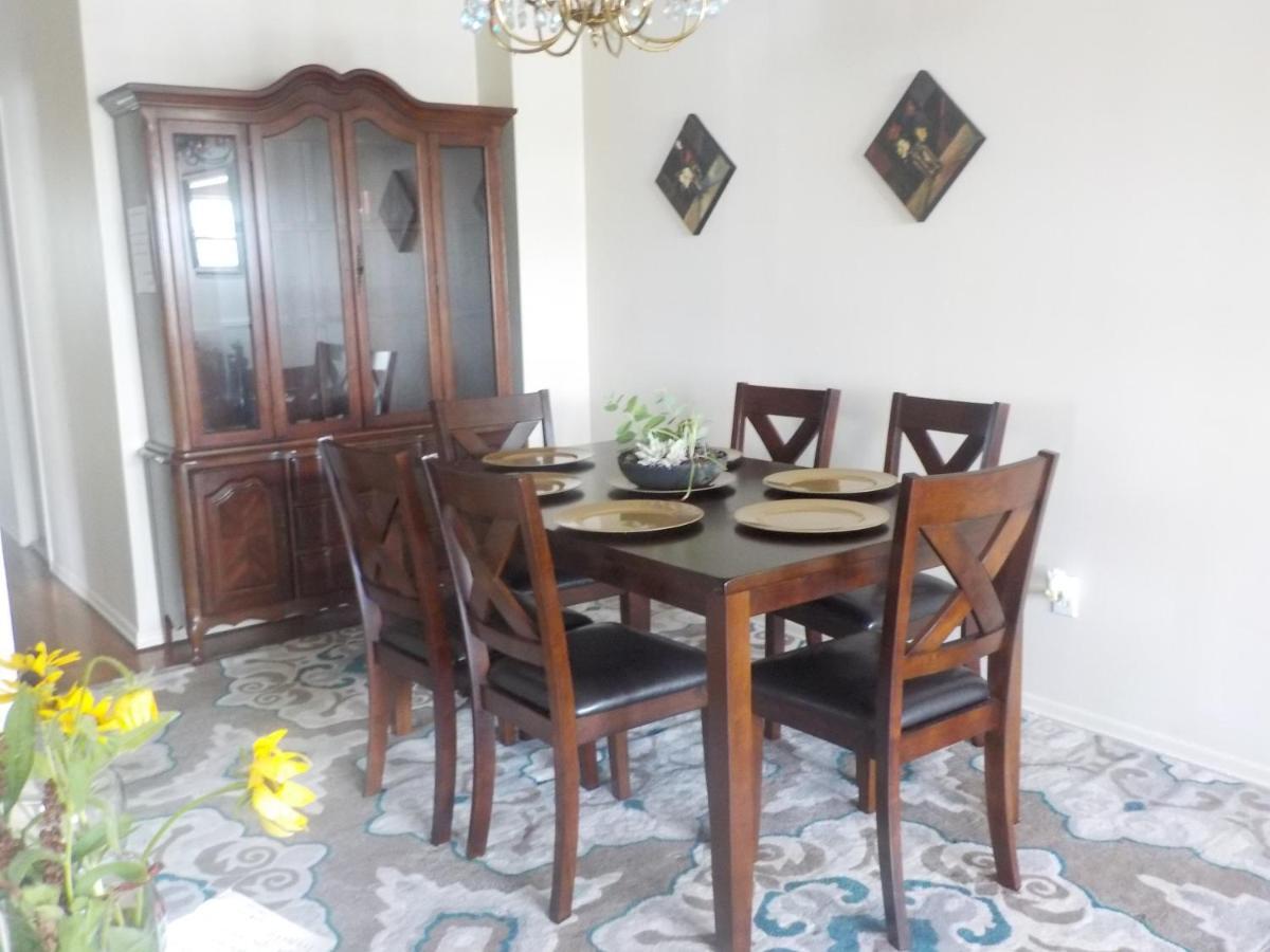 Guest house At The Water's Edge In Canarsie! *
