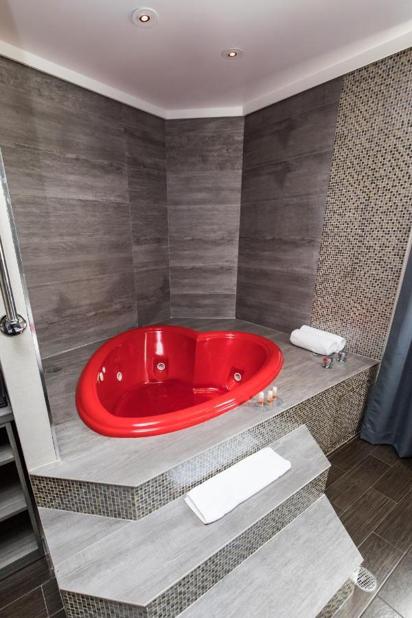 Ramada By Wyndham Bronx Hotel