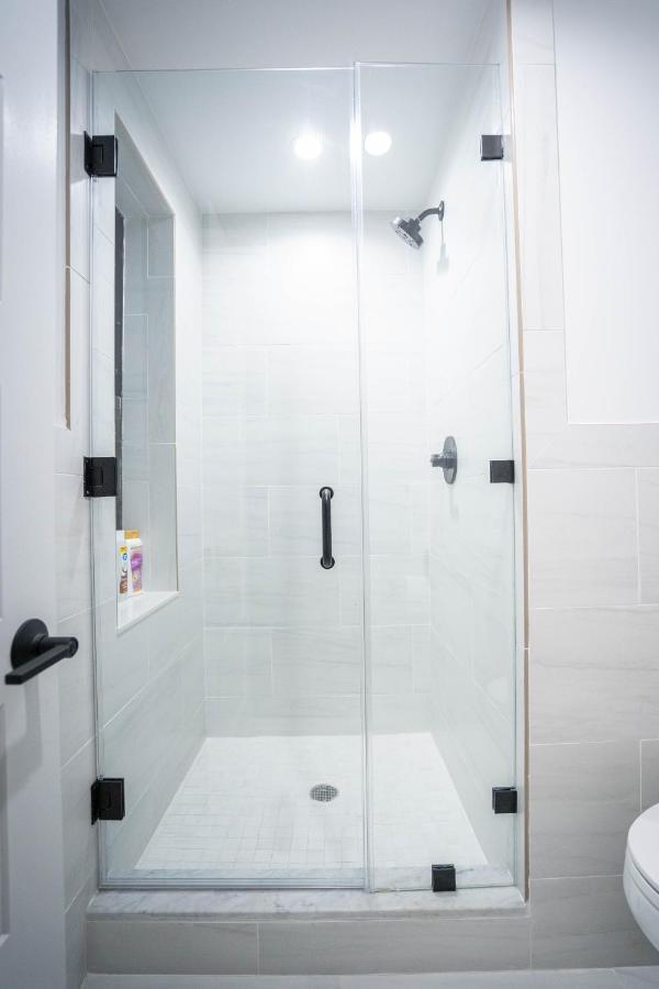 Chelsea South 30 Day Stays Apartment *