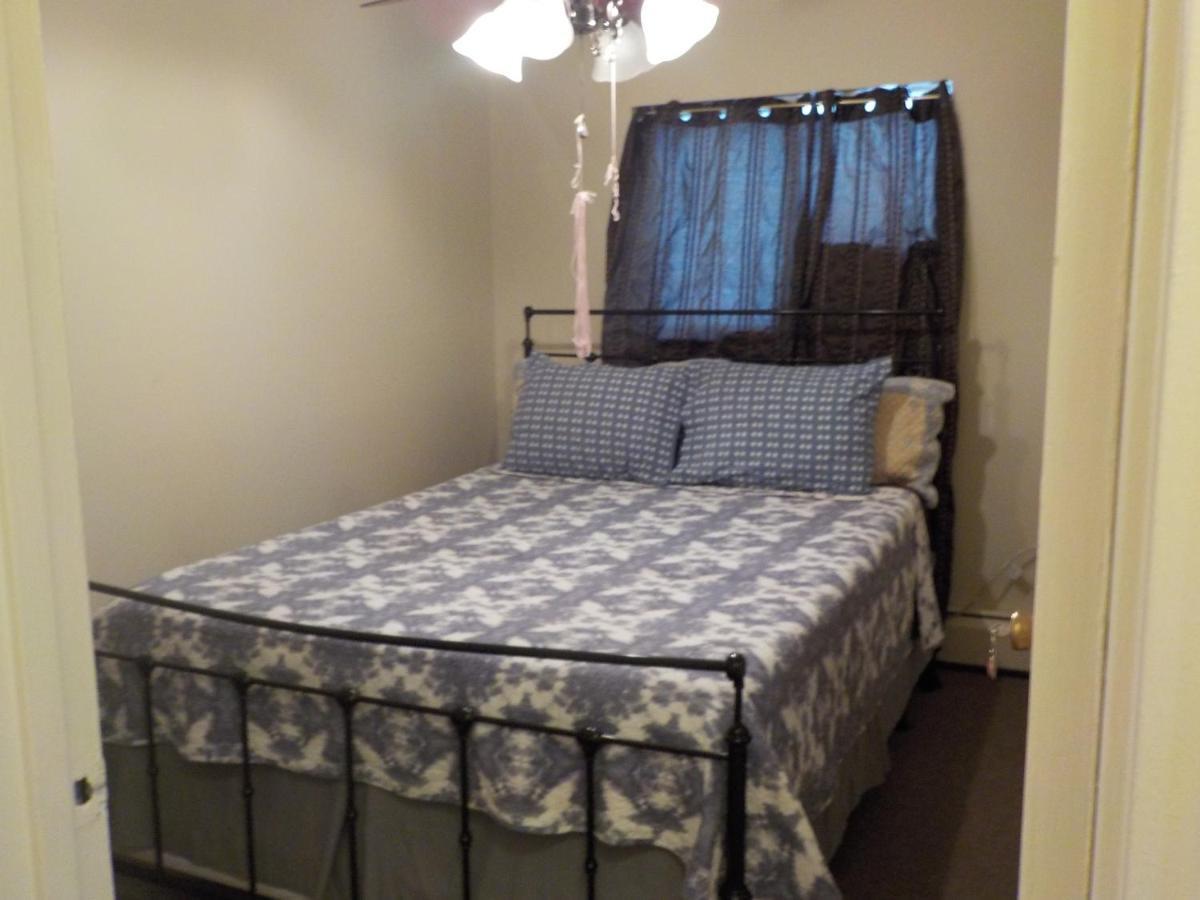 Guest house At The Water's Edge In Canarsie!