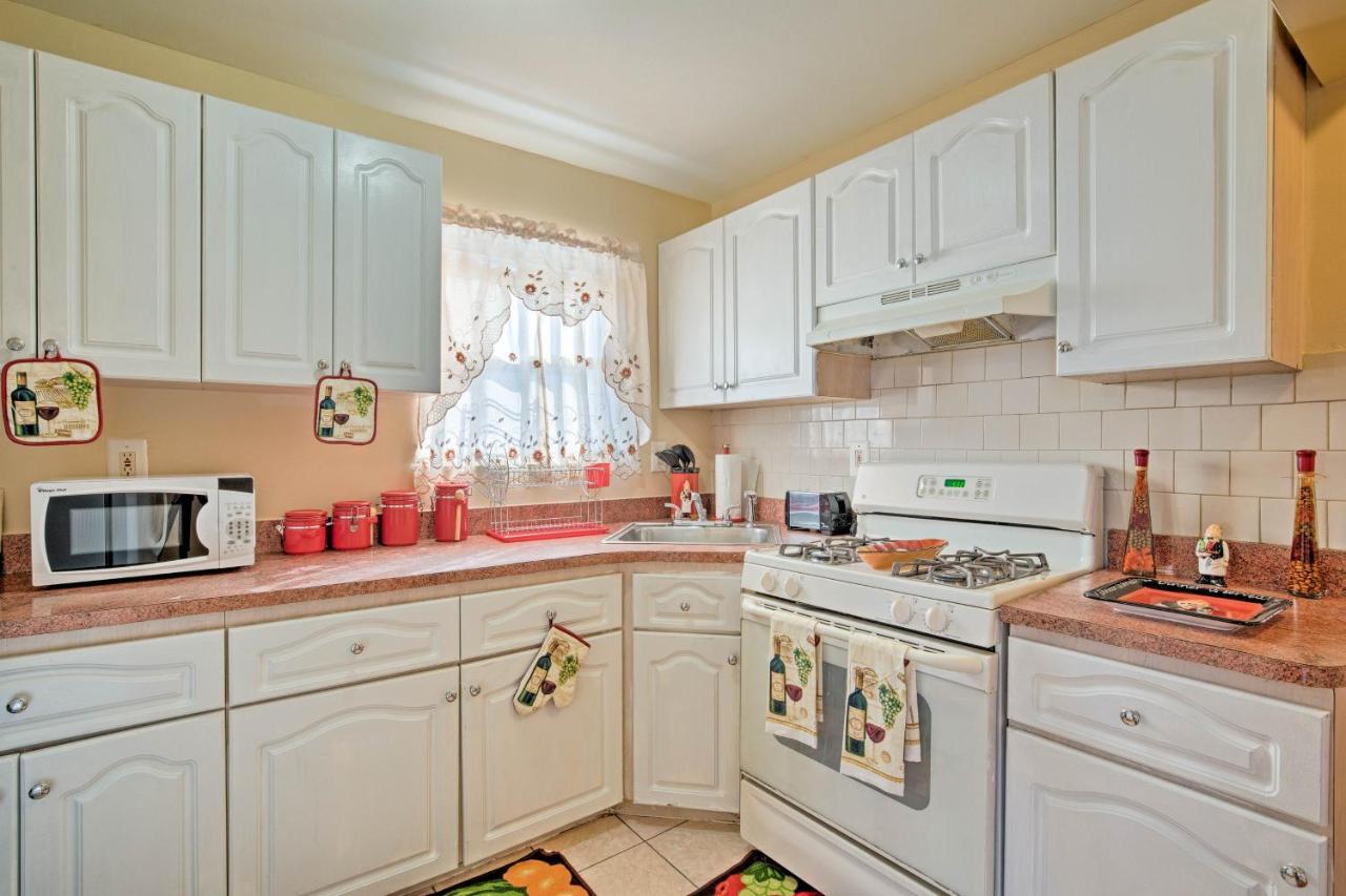 Apartment Cute Jamaica Apt. W/ Patio+grill - 19 Mi. To Nyc! New York