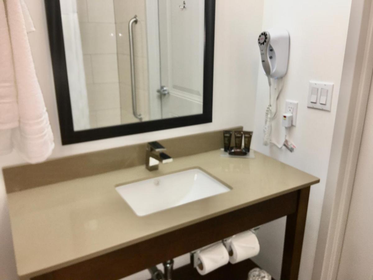 Wingate By Wyndham Jfk Airport, Far Rockaway Ny 2*