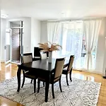 Modern Apartment In Heart Of Brooklyn