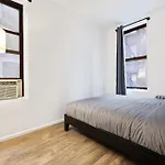 Centrally Located Manhattan Apartments ,Times Square/Hell\'S Kitchen