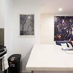 26-4B Newly Furnished 1Br W&D Courtyard