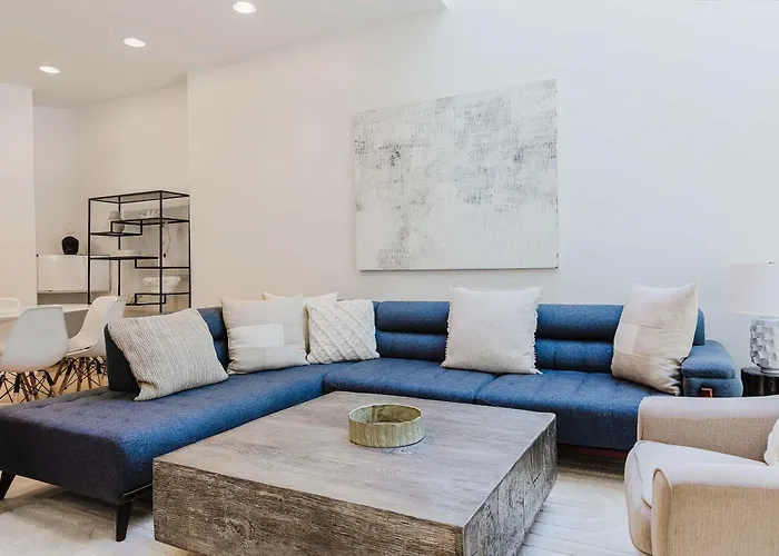 Private Beautiful Townhome W Zen Garden