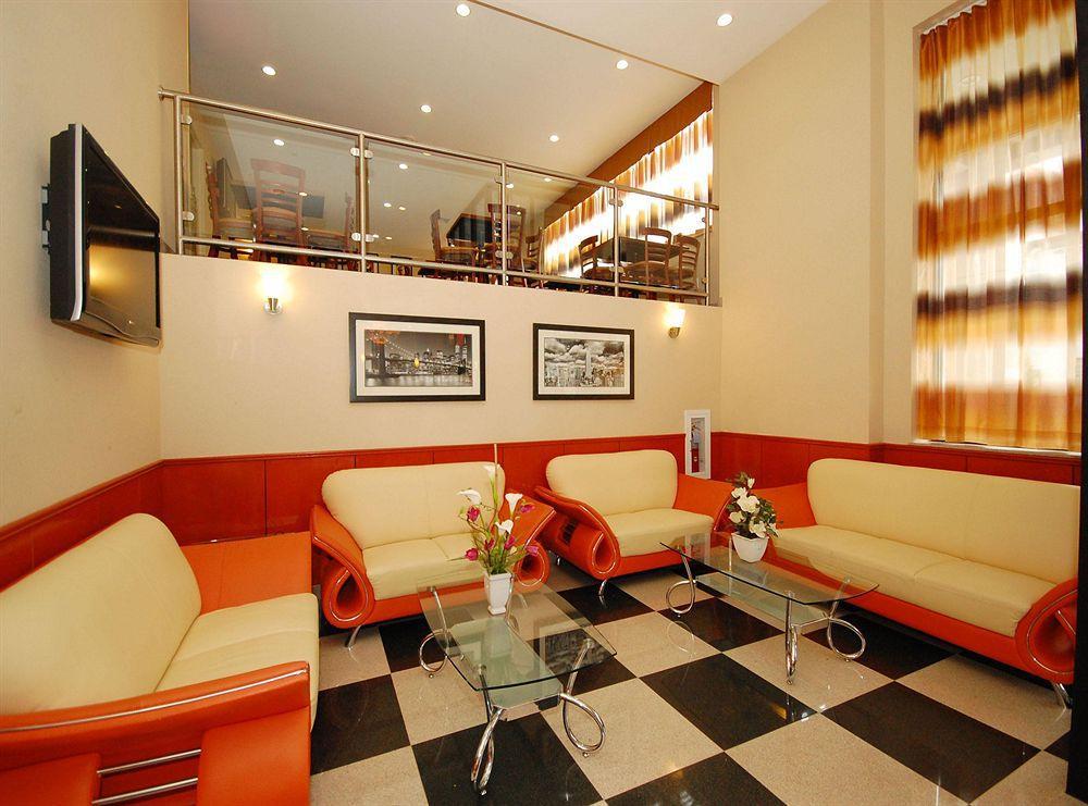 Western Plaza 3*