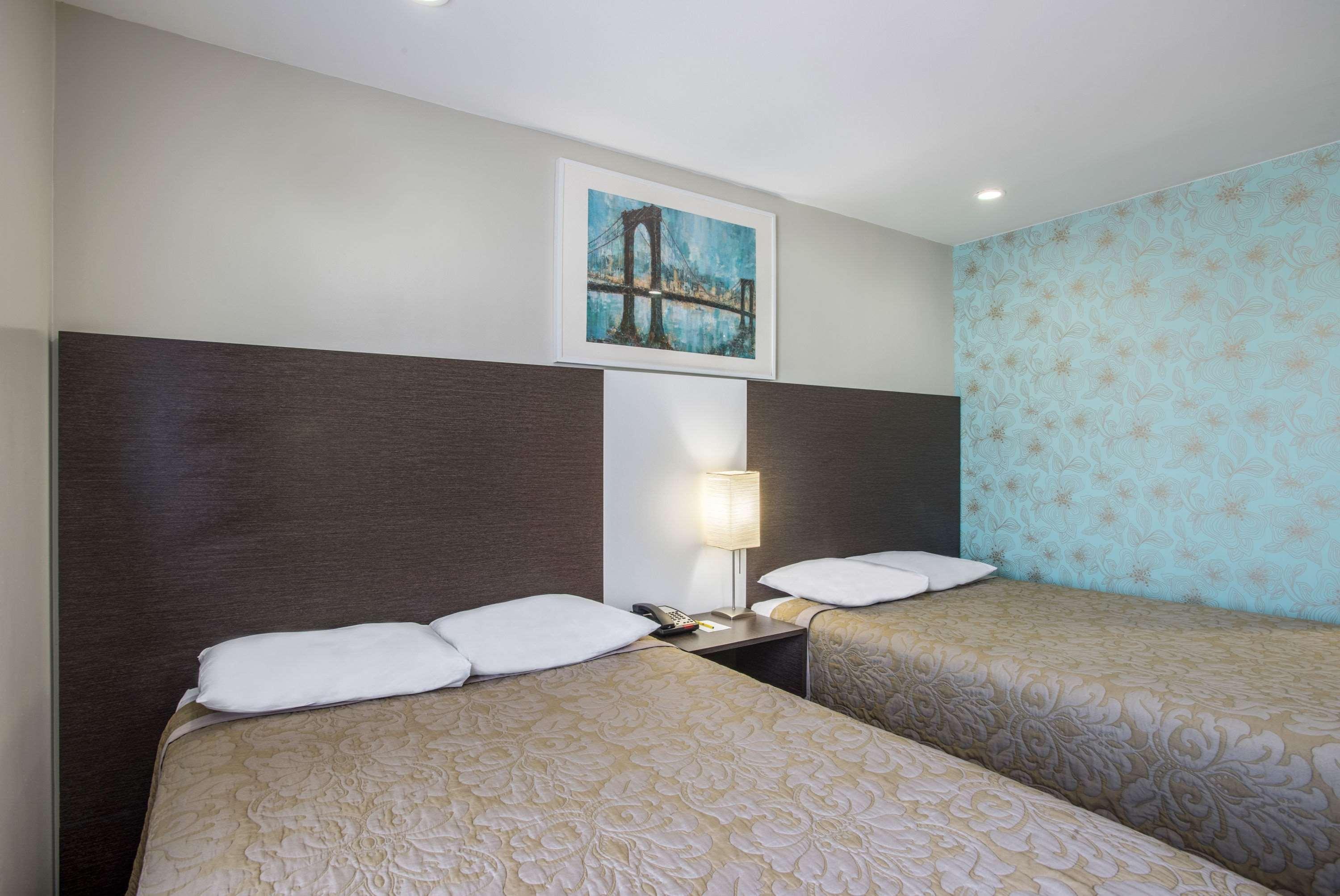 Hotel Super 8 By Wyndham Brooklyn / Park Slope