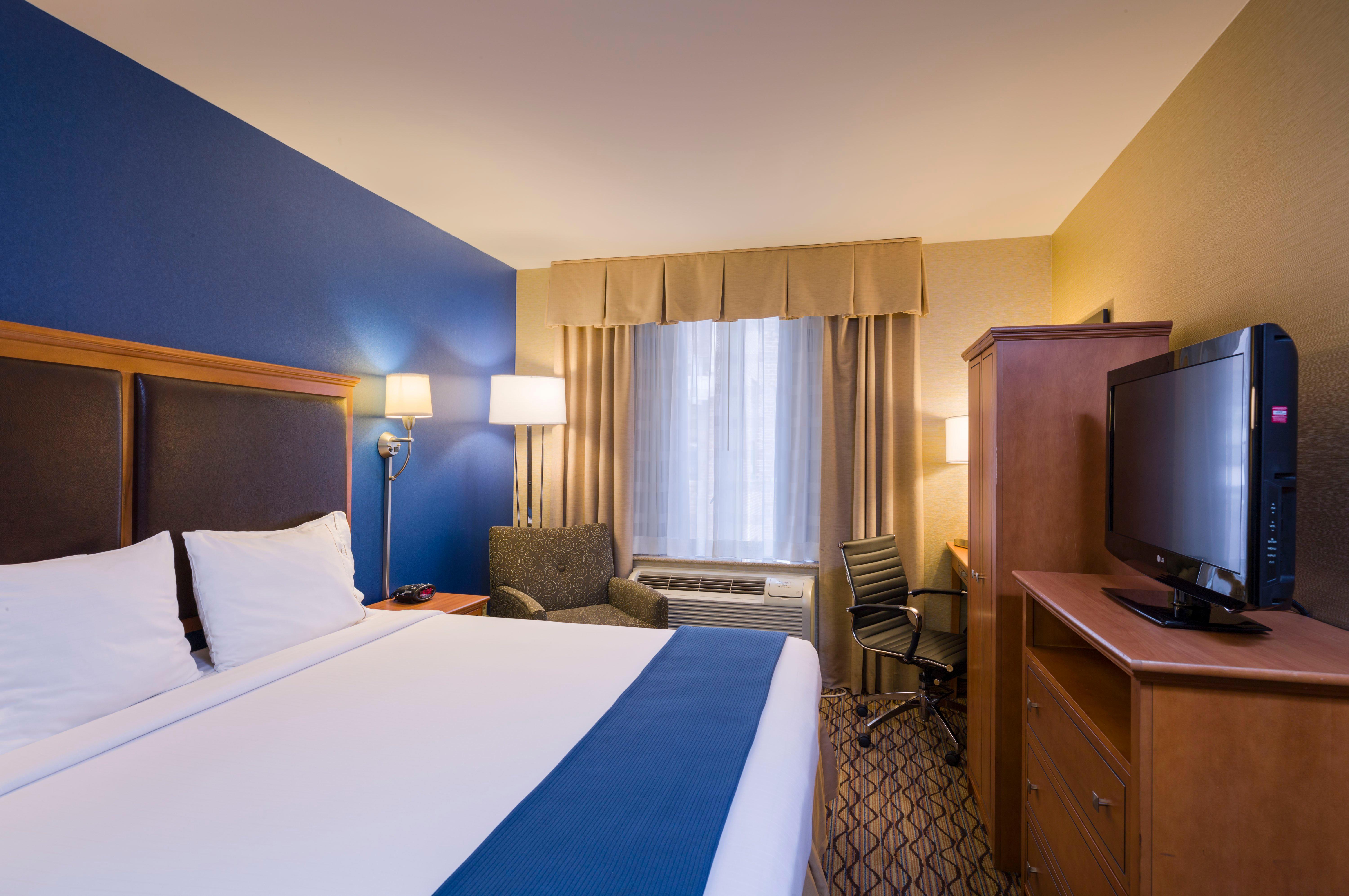 Holiday Express City Chelsea By Ihg Hotel 3*